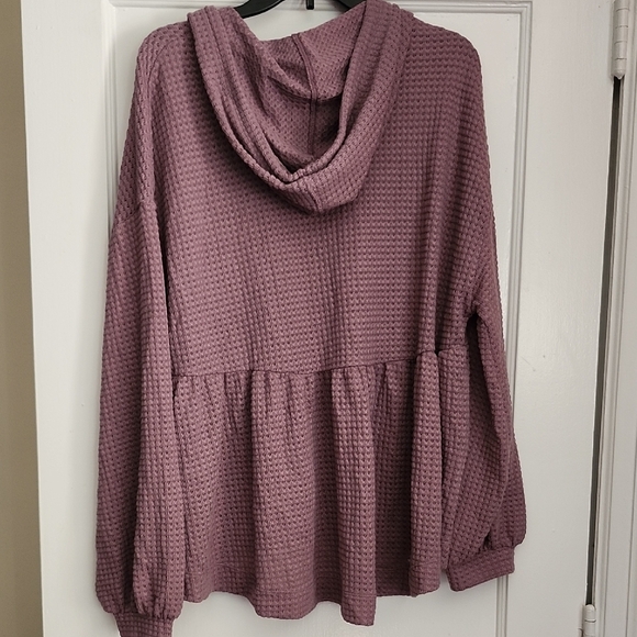 SO® Peplum Henley Hoodie - Picture 9 of 11